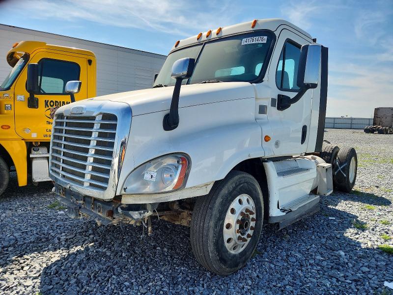 Продаж на аукціоні авто 2015 Freightliner Cascadia, vin: 1FUBGED56FLGL0454, номер лоту: 41761476
