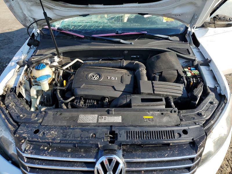 47020726 :رقم المزاد ، 1VWAT7A36FC072922 vin ، 2015 Volkswagen Passat مزاد بيع