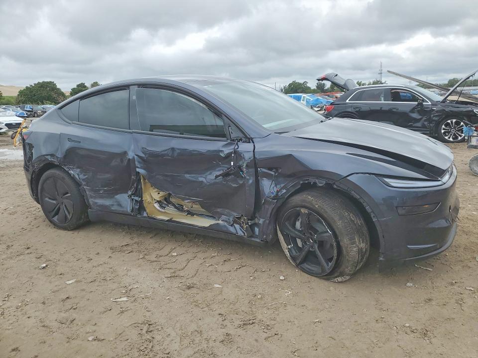 46565016 :رقم المزاد ، 7SAYGDED7TA443009 vin ، 2026 Tesla Model Y مزاد بيع