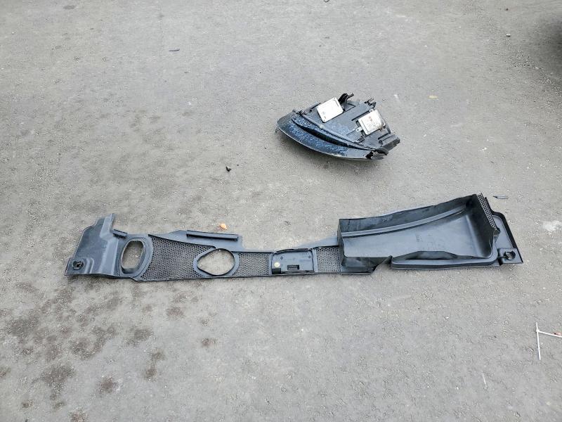 47232636 :رقم المزاد ، WAUEFAFLXFN038002 vin ، 2015 Audi A4 مزاد بيع