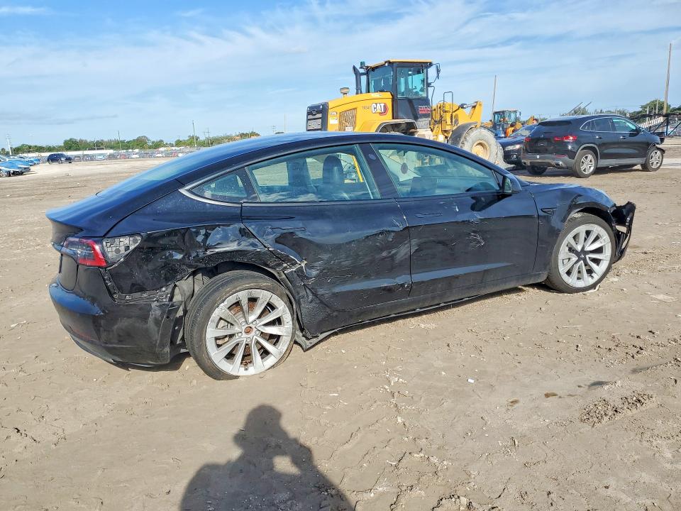 2022 Tesla Model 3 მანქანა იყიდება აუქციონზე, vin: 5YJ3E1EA8NF369297, აუქციონის ნომერი: 46917766