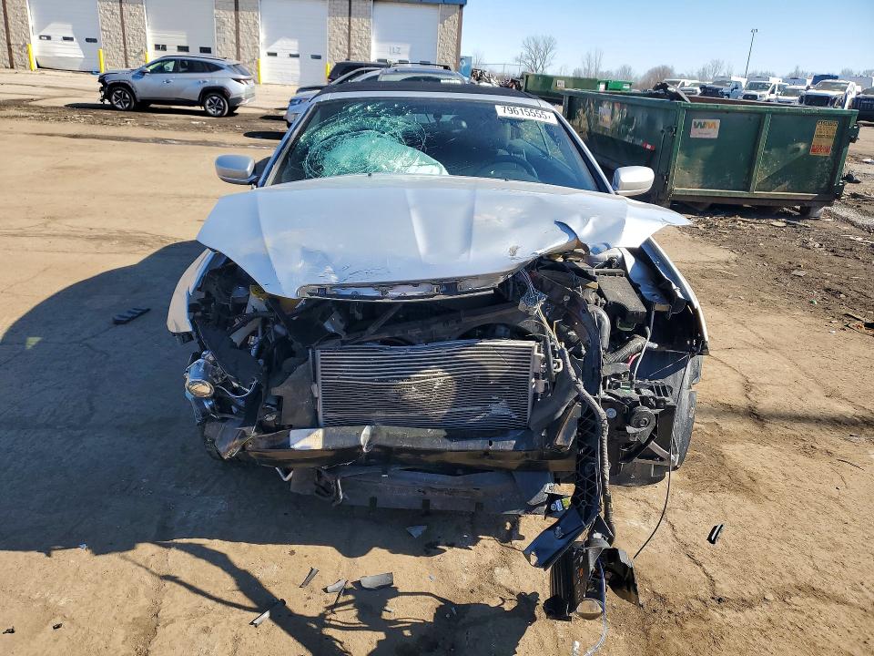 79615555 :رقم المزاد ، 1C3BC2EG1BN536502 vin ، 2011 Chrysler 200 مزاد بيع