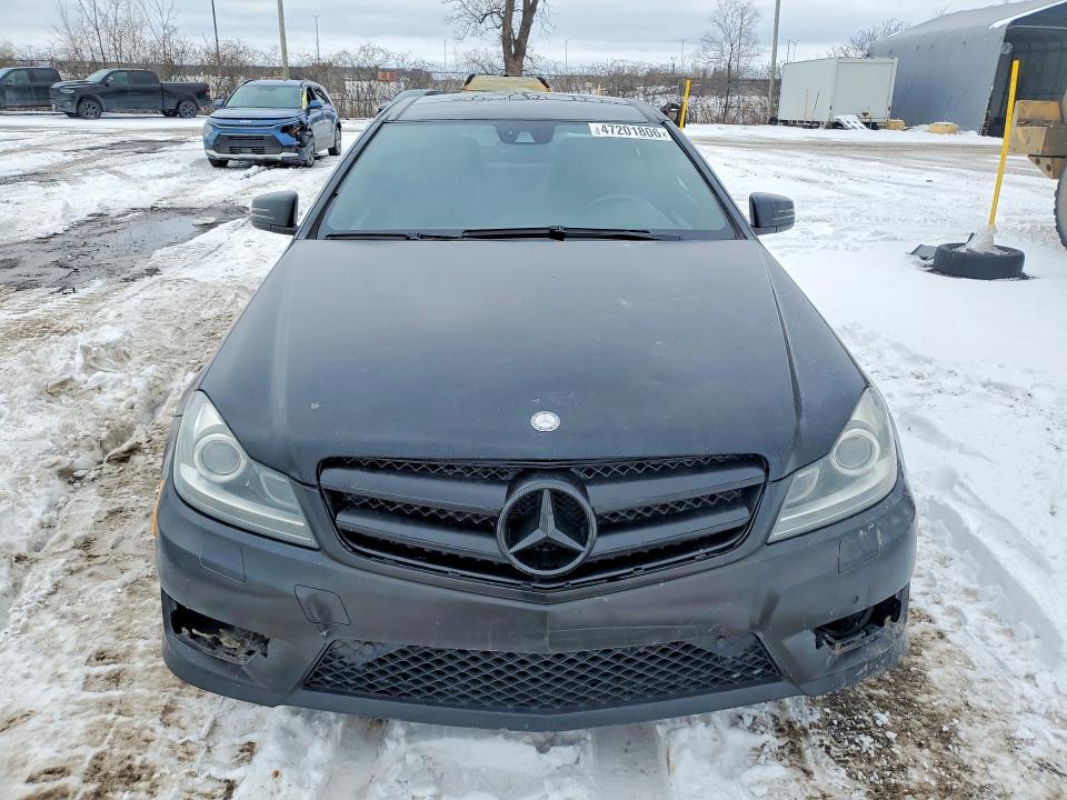 47201806 :رقم المزاد ، WDDGJ5HB7CF734253 vin ، 2012 Mercedes-benz C مزاد بيع