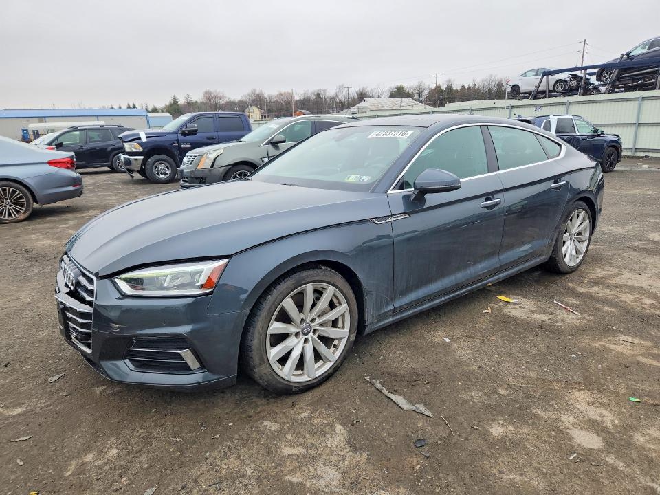 42037316 :رقم المزاد ، WAUBNCF58JA054511 vin ، 2018 Audi A5 مزاد بيع