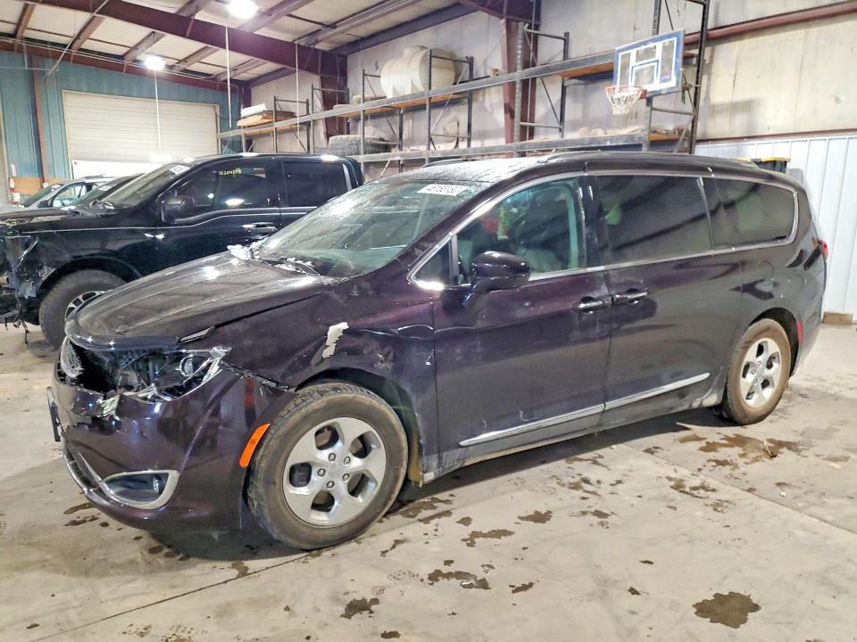 2017 Chrysler Pacifica მანქანა იყიდება აუქციონზე, vin: 2C4RC1EG0HR752597, აუქციონის ნომერი: 46183186