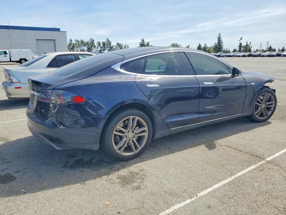 45507786 :رقم المزاد ، 5YJSA1H18EFP52997 vin ، 2014 Tesla Model S مزاد بيع