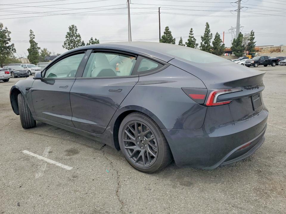 47987886 :رقم المزاد ، 5YJ3E1EAXTF125499 vin ، 2026 Tesla Model 3 مزاد بيع