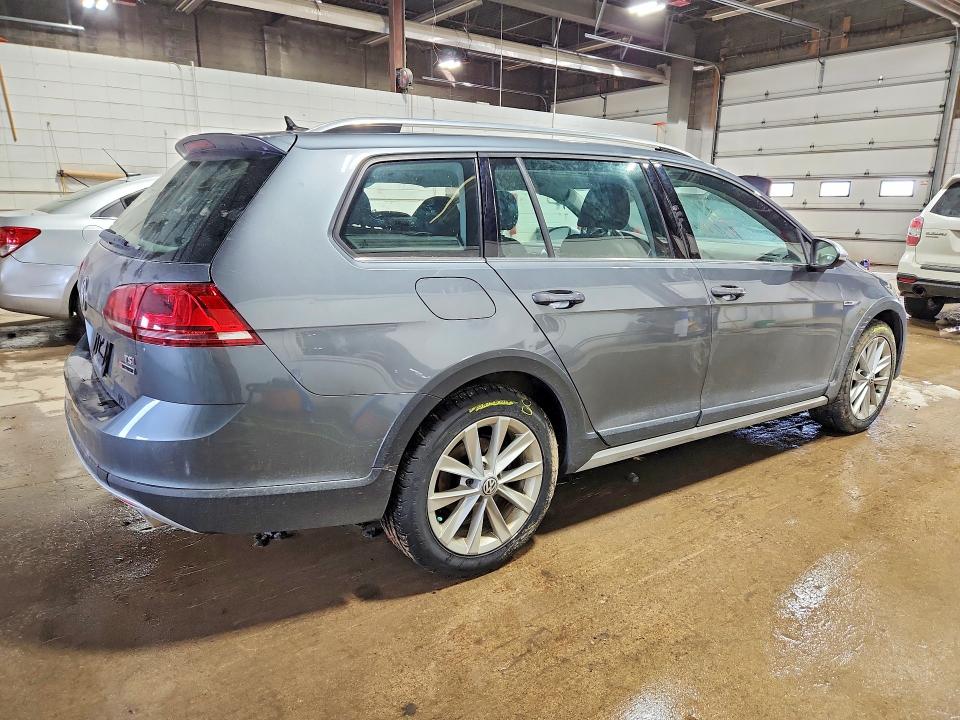 46326856 :رقم المزاد ، 3VWM17AU6HM544758 vin ، 2017 Volkswagen Golf Alltrack مزاد بيع