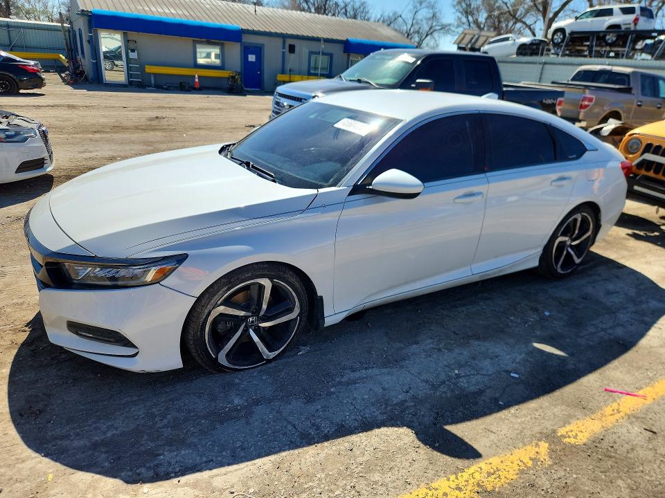 2019 Honda Accord მანქანა იყიდება აუქციონზე, vin: 1HGCV1E32KA100834, აუქციონის ნომერი: 45604386