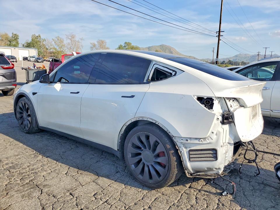 41914036 :رقم المزاد ، 5YJYGDEFXLF013959 vin ، 2020 Tesla Model Y مزاد بيع