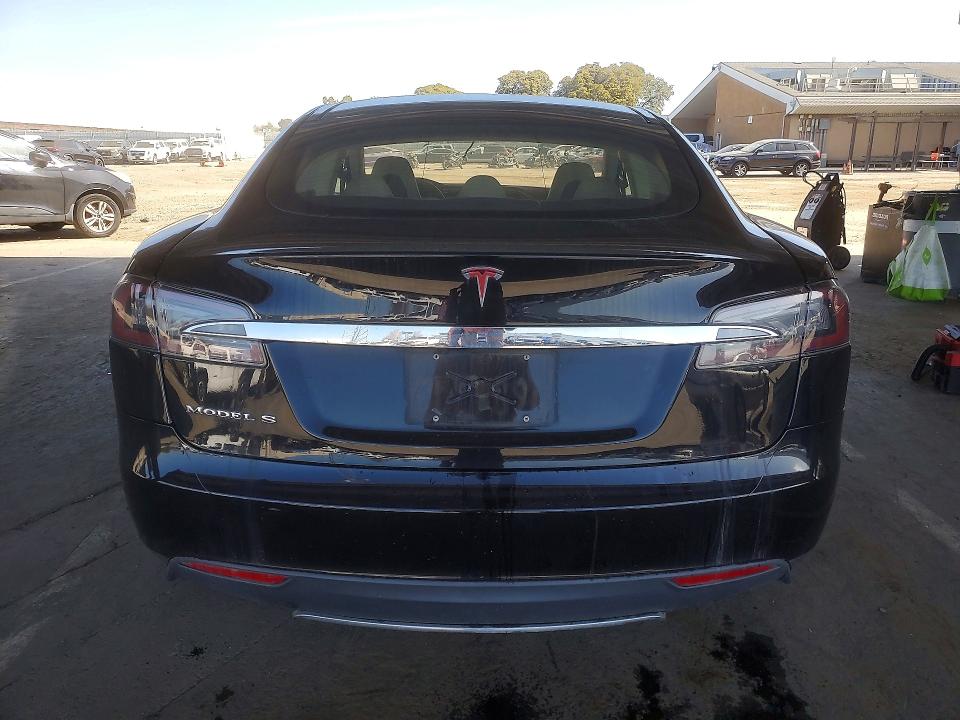 Продажа на аукционе авто 2013 Tesla Model S, vin: 5YJSA1AC1DFP10729, номер лота: 42006386