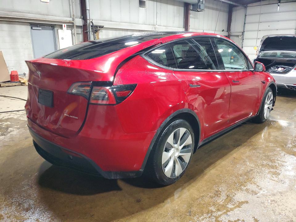 46466796 :رقم المزاد ، 5YJYGDEE7MF067096 vin ، 2021 Tesla Model Y مزاد بيع
