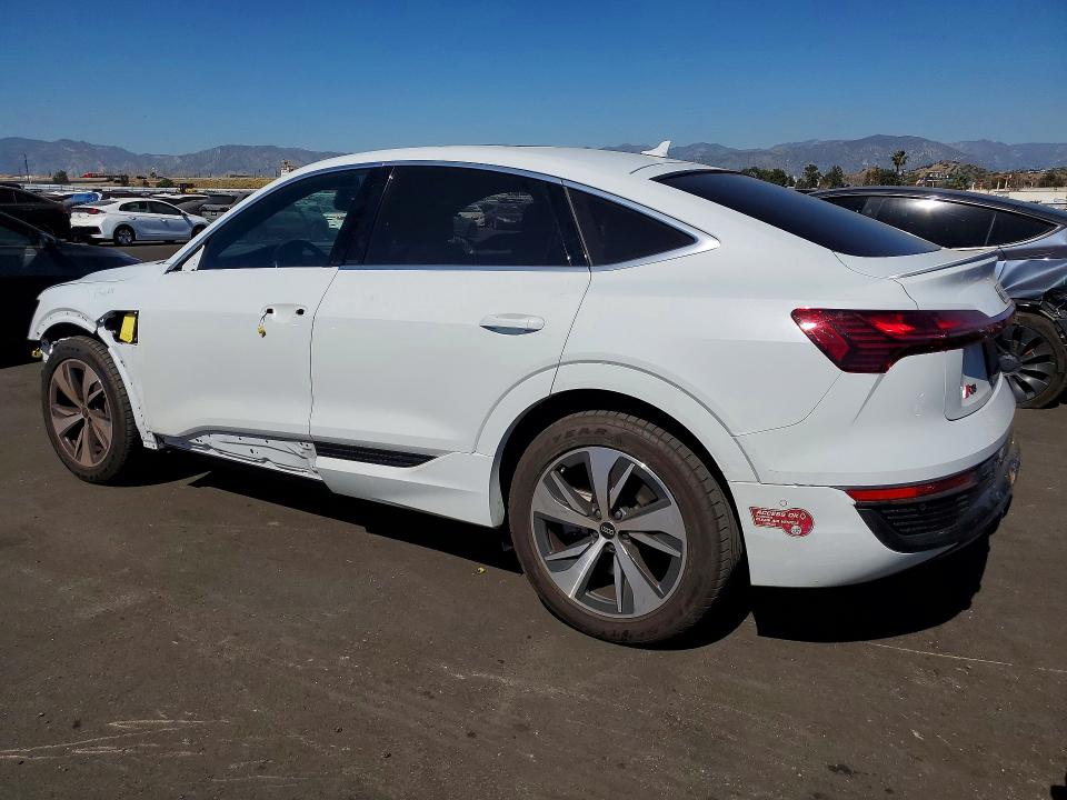 46953416 :رقم المزاد ، WA1CAAGE5RB032617 vin ، 2024 Audi Q8 E-tron مزاد بيع