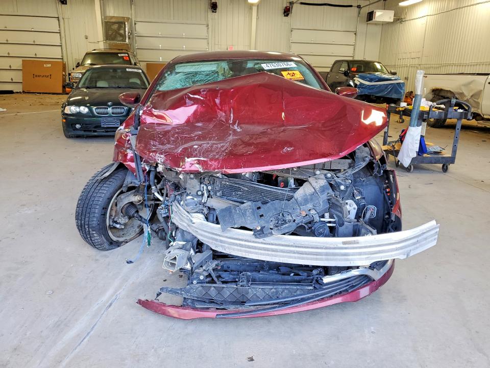 47630766 :رقم المزاد ، 1C3CCCAB6FN574592 vin ، 2015 Chrysler 200 مزاد بيع