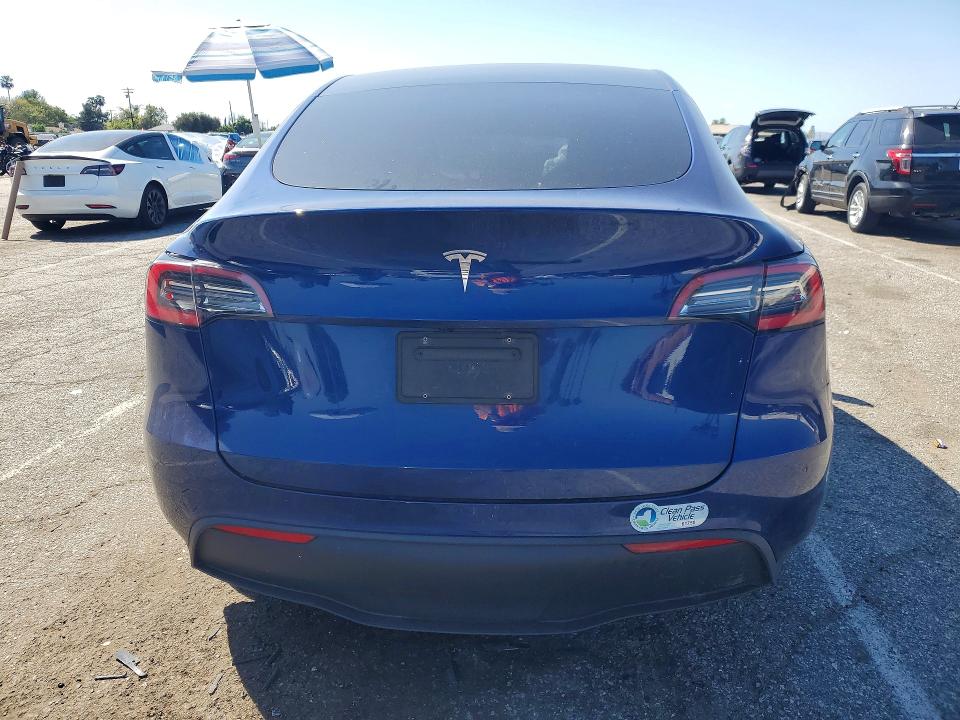 45552026 :رقم المزاد ، 5YJYGDED4MF116536 vin ، 2021 Tesla Model Y مزاد بيع