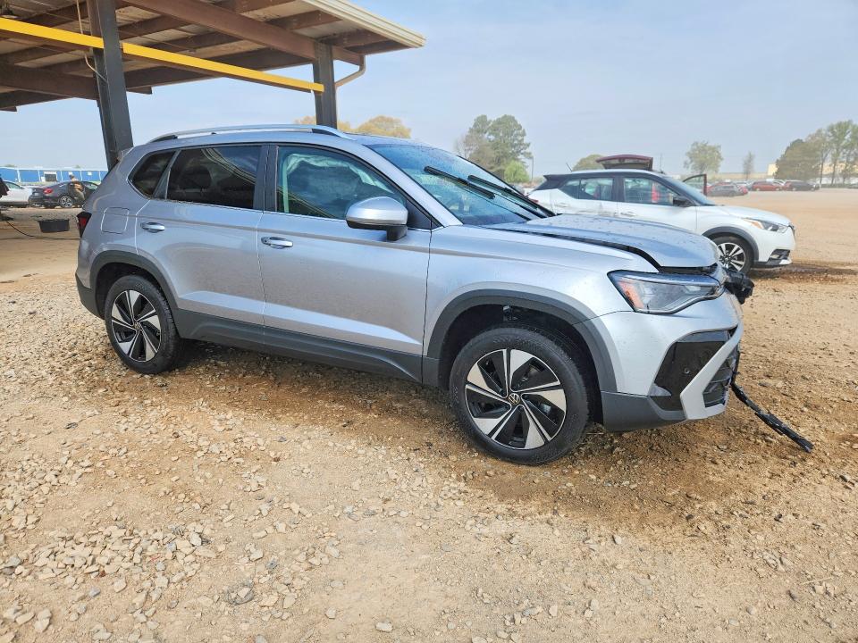 47295956 :رقم المزاد ، 3VVVC7B24TM000574 vin ، 2026 Volkswagen Taos مزاد بيع