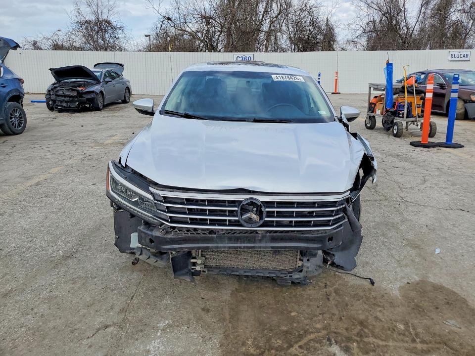 Продажа на аукционе авто 2018 Volkswagen Passat, vin: 1VWBA7A37JC031329, номер лота: 41878426