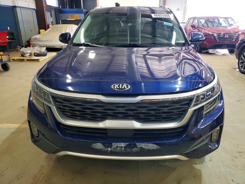 2021 Kia Seltos მანქანა იყიდება აუქციონზე, vin: KNDETCA26M7051644, აუქციონის ნომერი: 46925866