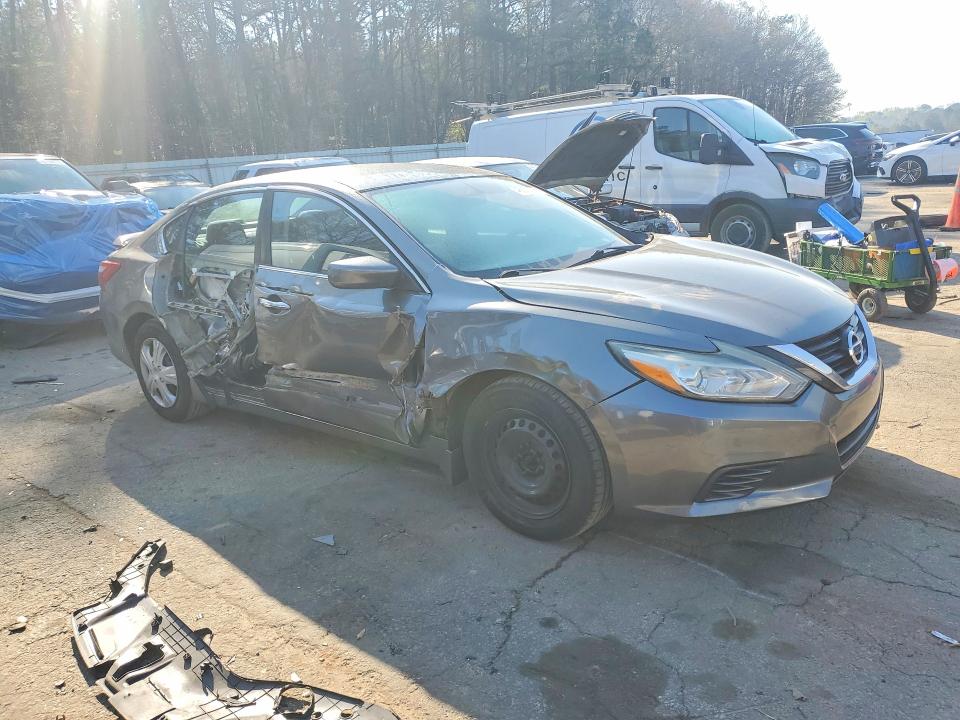 46670976 :رقم المزاد ، 1N4AL3AP9JC143995 vin ، 2018 Nissan Altima مزاد بيع