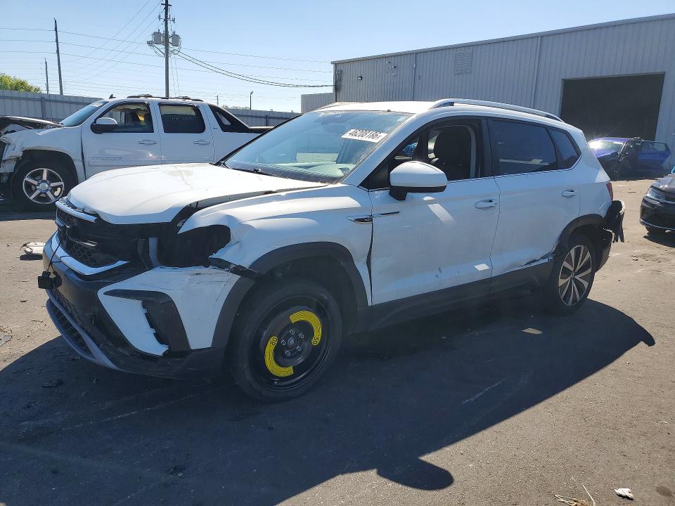 2024 Volkswagen Taos მანქანა იყიდება აუქციონზე, vin: 3VVSX7B22RM023092, აუქციონის ნომერი: 46208186
