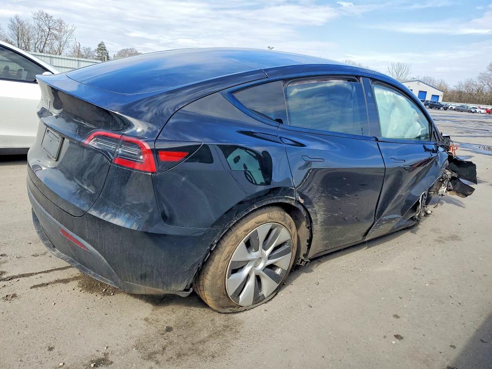 45687366 :رقم المزاد ، 7SAYGDED4PF960700 vin ، 2023 Tesla Model Y مزاد بيع