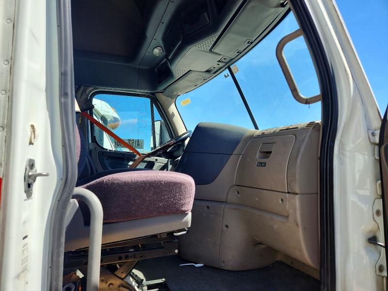 2018 Freightliner Cascadia 125 მანქანა იყიდება აუქციონზე, vin: 3AKJGLDR2JDJU7223, აუქციონის ნომერი: 41627716