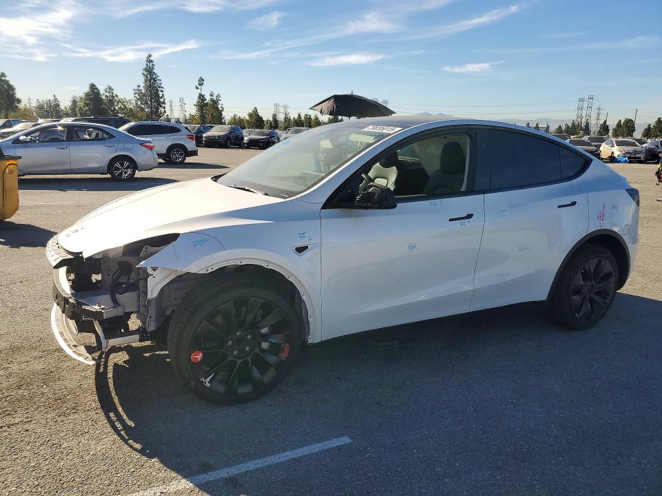 2024 Tesla Model Y მანქანა იყიდება აუქციონზე, vin: 7SAYGDEDXRF201522, აუქციონის ნომერი: 79655015