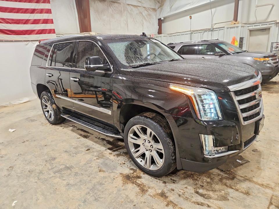 45581486 :رقم المزاد ، 1GYS4BKJ8HR292271 vin ، 2017 Cadillac Escalade مزاد بيع