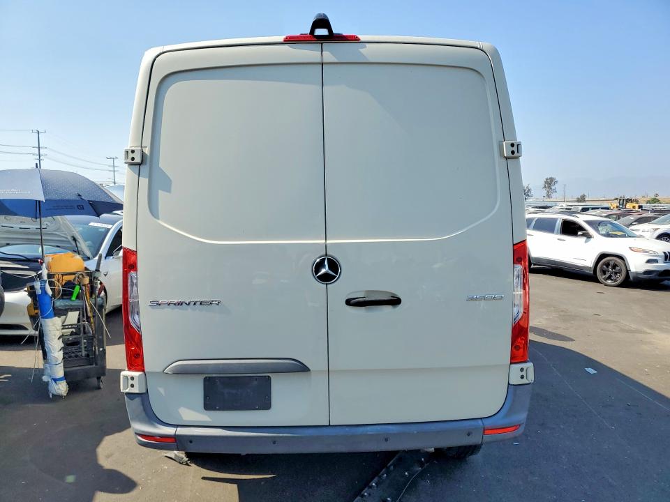 41977456 :رقم المزاد ، W1W4DBHY0MT050062 vin ، 2021 Mercedes Benz Sprinter مزاد بيع