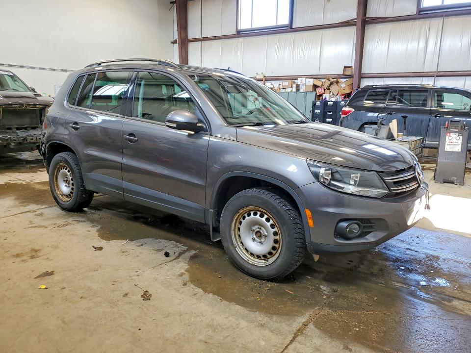 47365846 :رقم المزاد ، WVGJV7AX7GW584927 vin ، 2016 Volkswagen Tiguan مزاد بيع