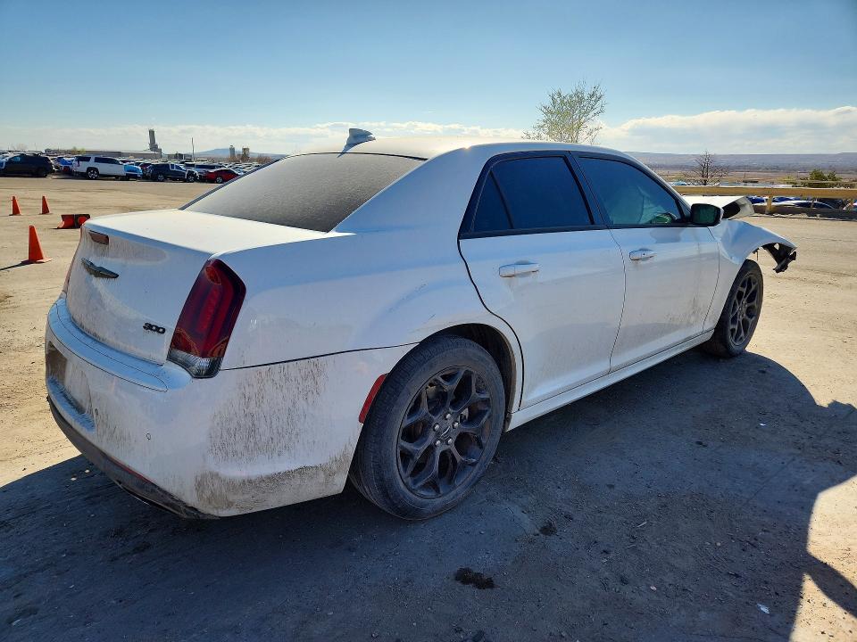 2022 Chrysler 300 მანქანა იყიდება აუქციონზე, vin: 2C3CCASGXNH177585, აუქციონის ნომერი: 79915375