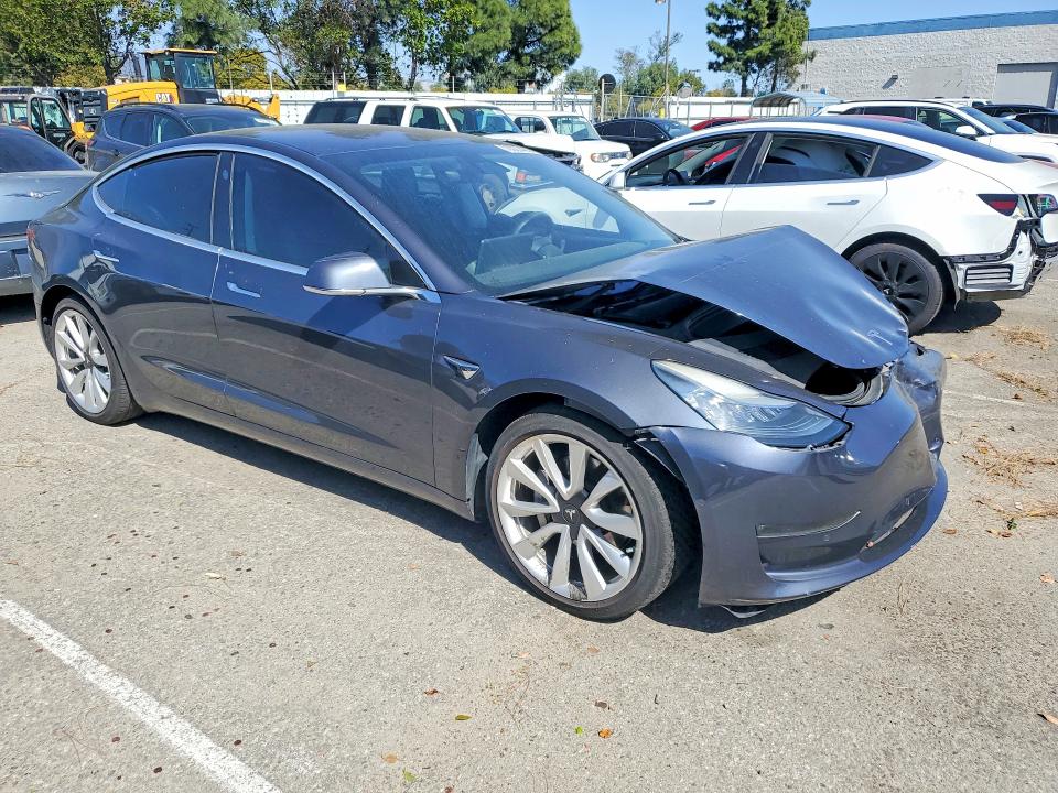 Продажа на аукционе авто 2018 Tesla Model 3, vin: 5YJ3E1EB7JF087039, номер лота: 79920465