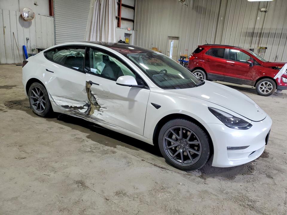 45519556 :رقم المزاد ، 5YJ3E1EB1NF334884 vin ، 2022 Tesla Model 3 مزاد بيع