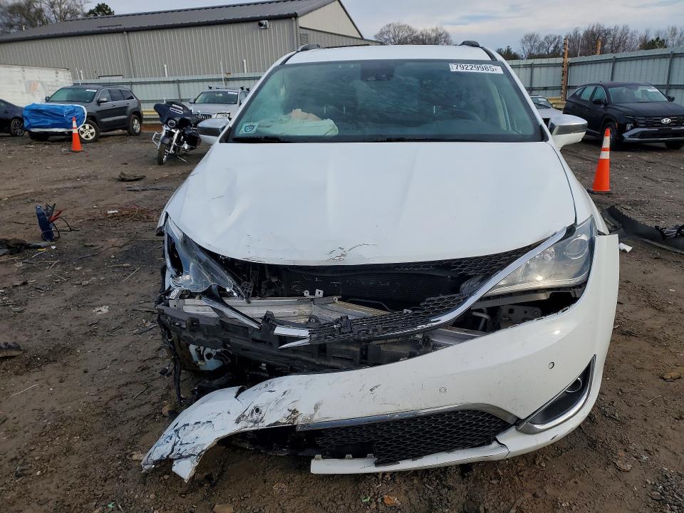 79229985 :رقم المزاد ، 2C4RC1GG8JR226396 vin ، 2018 Chrysler Pacifica مزاد بيع