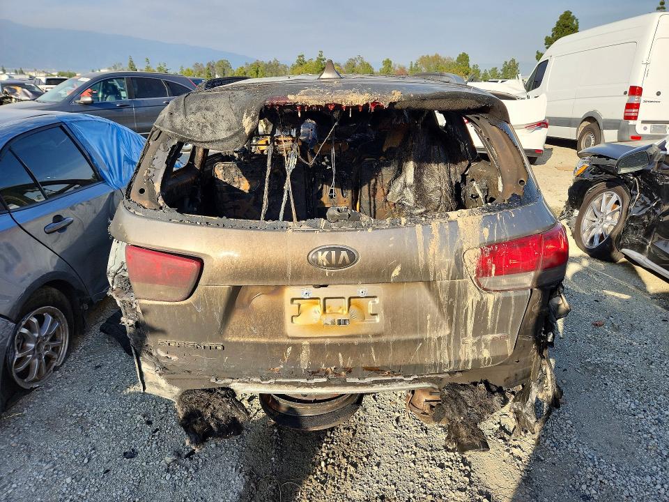 2017 Kia Sorento მანქანა იყიდება აუქციონზე, vin: 5XYPH4A19HG206610, აუქციონის ნომერი: 41597896