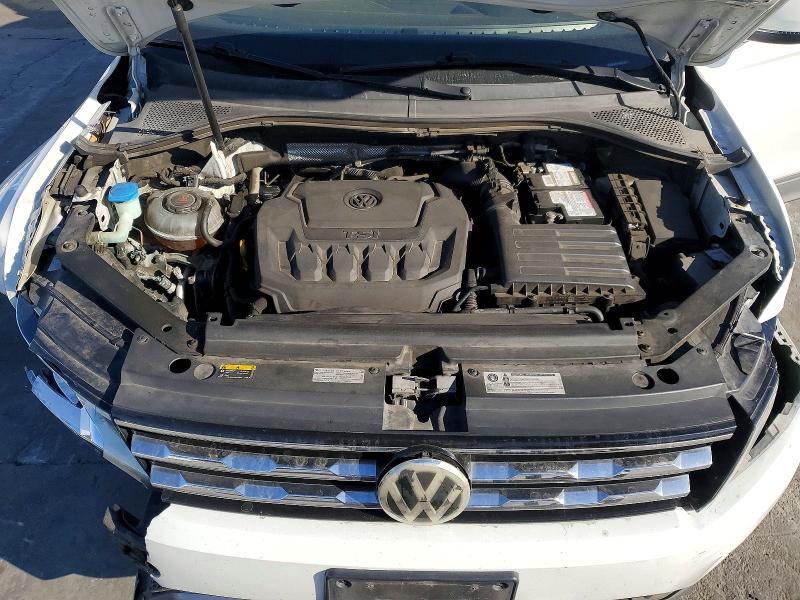 41584876 :رقم المزاد ، 3VV3B7AX4JM214677 vin ، 2018 Volkswagen Tiguan مزاد بيع