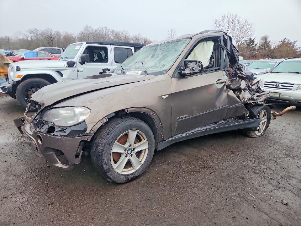 Auction sale of the 2013 Bmw X5, vin: 5UXZV4C58D0B14262, lot number: 45703056