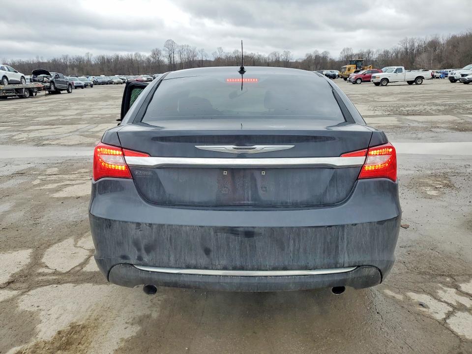 47028636 :رقم المزاد ، 1C3BC1FG6BN550081 vin ، 2011 Chrysler 200 مزاد بيع