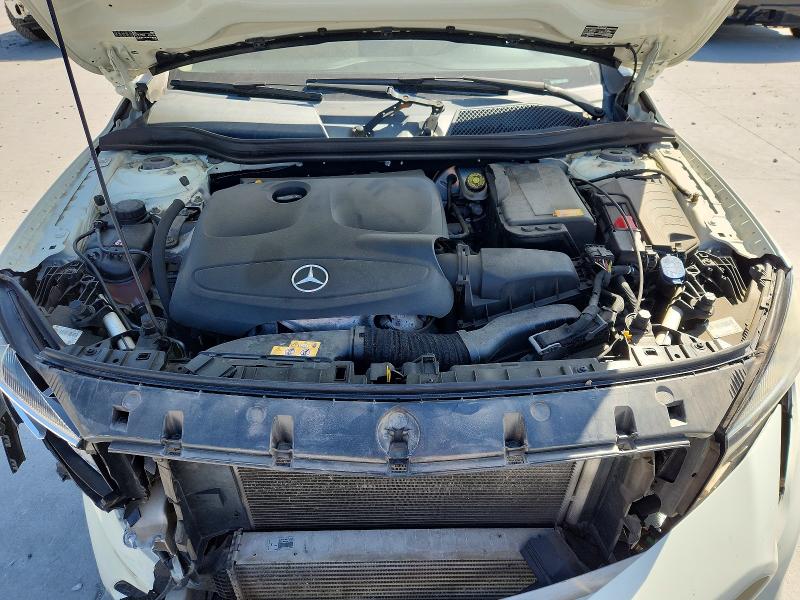 47105726 :رقم المزاد ، WDCTG4EB1FJ118730 vin ، 2015 Mercedes-benz Gla مزاد بيع