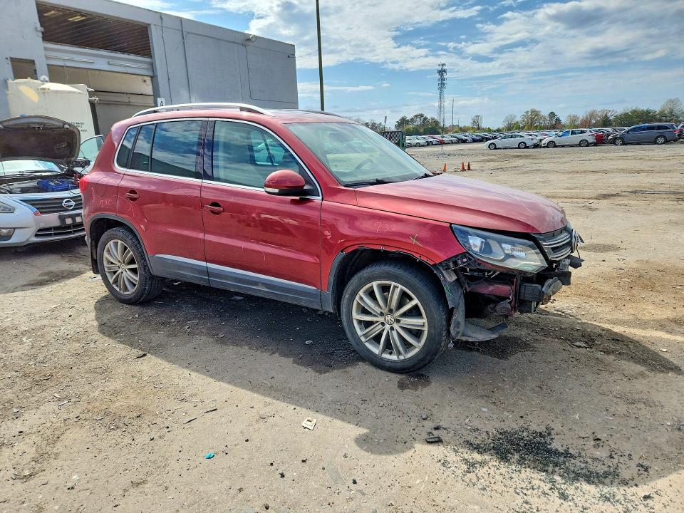 2016 Volkswagen Tiguan მანქანა იყიდება აუქციონზე, vin: WVGBV7AX2GW076207, აუქციონის ნომერი: 47497176