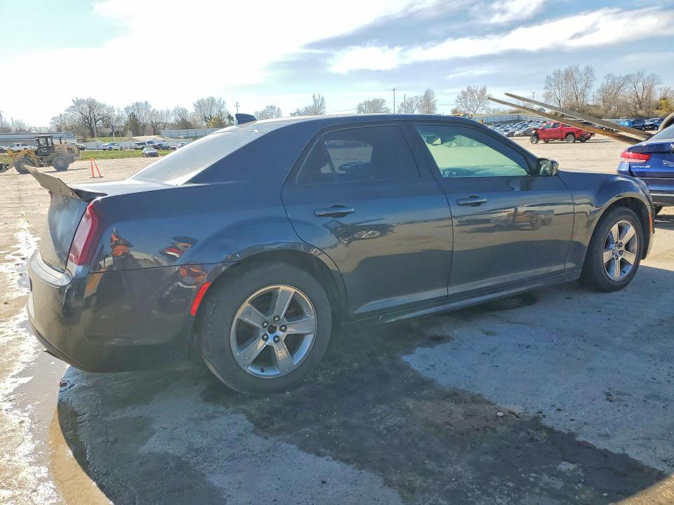 Продаж на аукціоні авто 2019 Chrysler 300, vin: 2C3CCABG1KH624641, номер лоту: 45962606