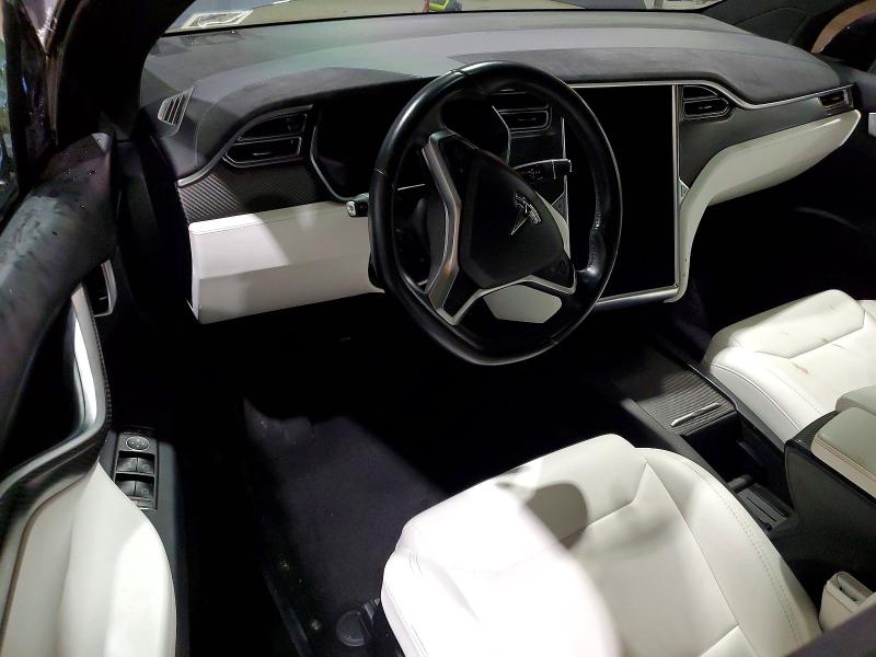 46483666 :رقم المزاد ، 5YJXCBE25HF043595 vin ، 2017 Tesla Model X مزاد بيع
