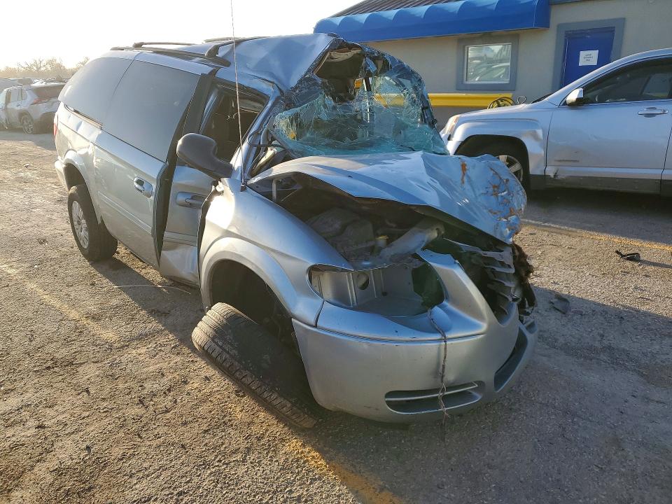 Продажа на аукционе авто 2006 Chrysler Town & Country, vin: 1A4GP44R56B753184, номер лота: 46239226
