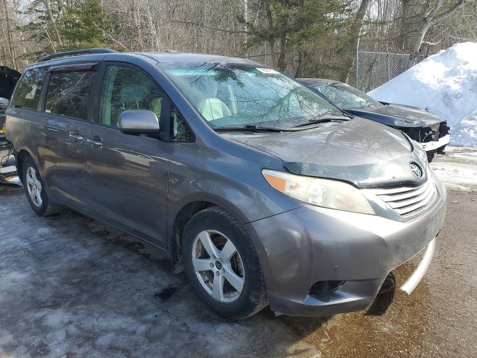 78261615 :رقم المزاد ، 5TDDK3DC6BS023610 vin ، 2011 Toyota Sienna مزاد بيع