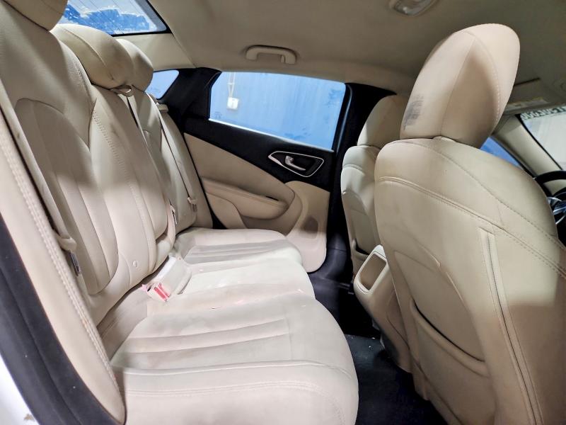 47902356 :رقم المزاد ، 1C3CCCAB8GN112505 vin ، 2016 Chrysler 200 مزاد بيع