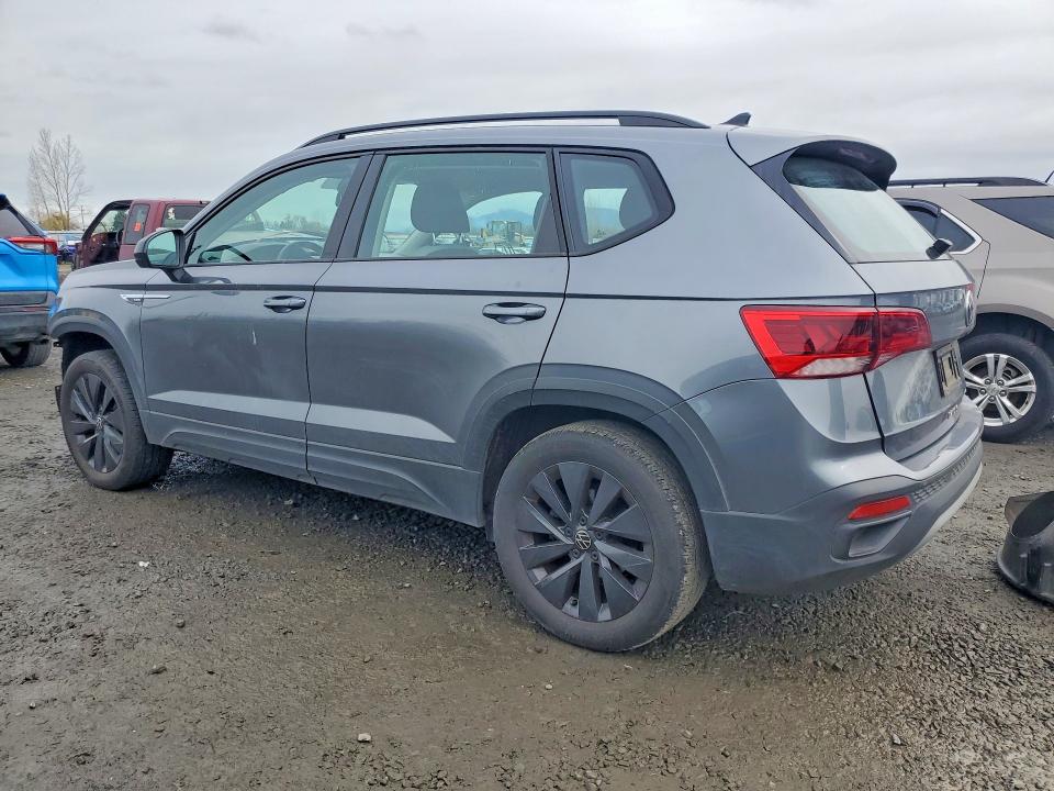 41661586 :رقم المزاد ، 3VVMX7B22NM065054 vin ، 2022 Volkswagen Taos مزاد بيع
