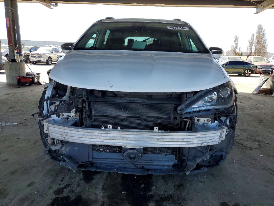 Продажа на аукционе авто 2018 Chrysler Pacifica, vin: 2C4RC1GG2JR358022, номер лота: 45799446
