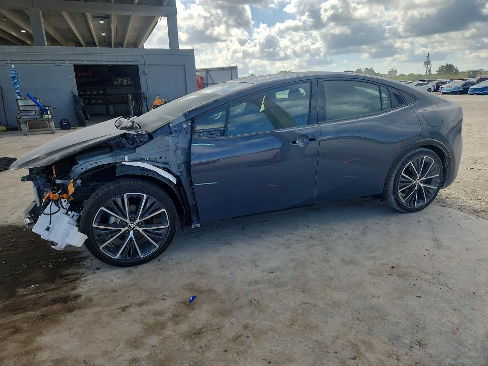 47931146 :رقم المزاد ، JTDACAAU6S3057503 vin ، 2025 Toyota Prius مزاد بيع