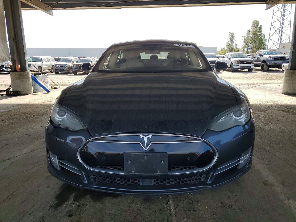 41760316 :رقم المزاد ، 5YJSA1H17EFP61285 vin ، 2014 Tesla Model S مزاد بيع