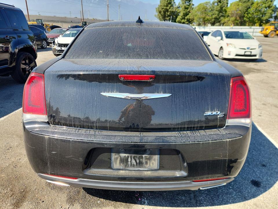 Продаж на аукціоні авто 2015 Chrysler 300, vin: 2C3CCABG8FH736018, номер лоту: 47117806